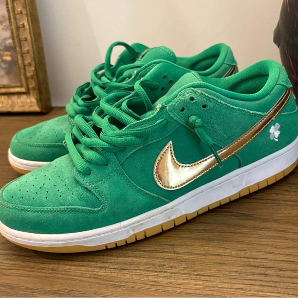 NEW NWOB Nike St Patrick’s Day Dunks (2022)